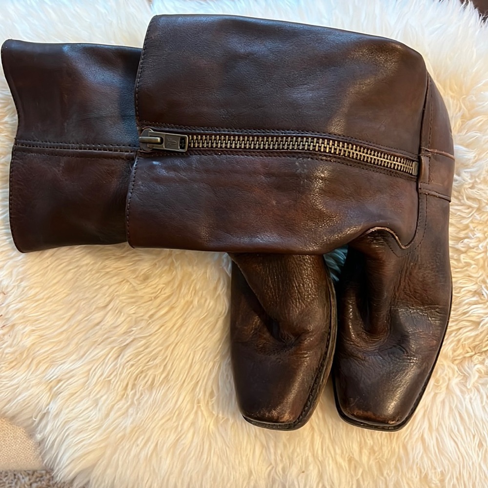 Slightly used FRYE boots